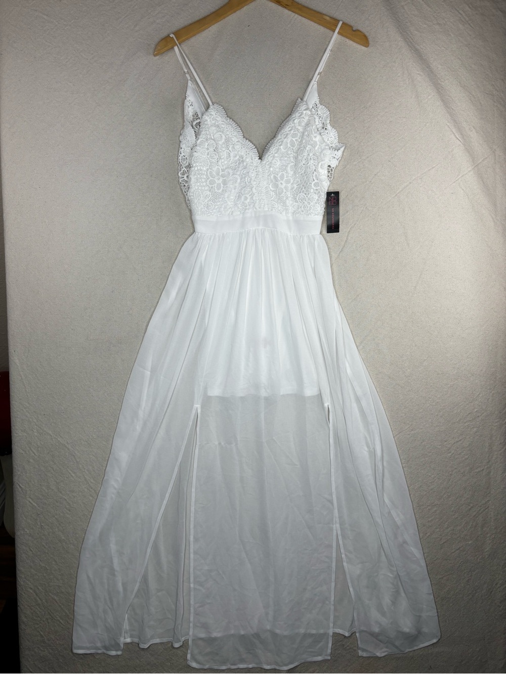 No boundaries women’s XS white dress NWT